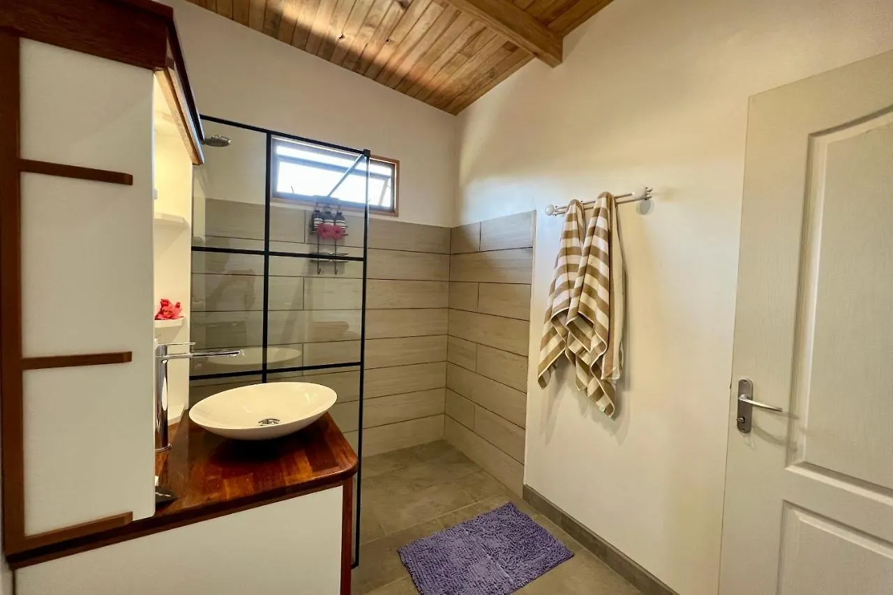 Haapiti Fare Tau Otaha - Comfy Cabin W Private Beach Access